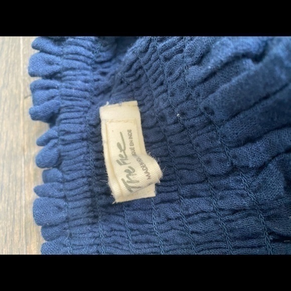 NWOT We The Free Navy Off Shoulder Top Size M - Picture 4 of 6